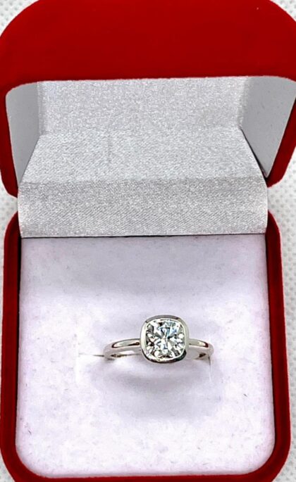 Silver 1.50ct Moissanite ring (5)