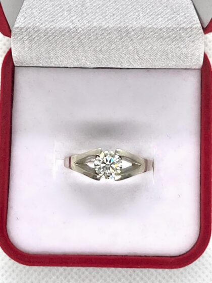 Silver 1ct moissanite ring (9)