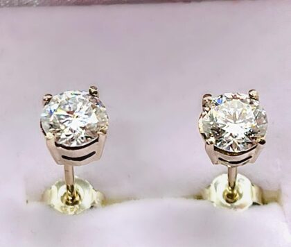 9ct White Gold earrings