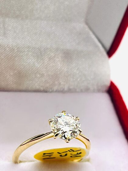 Yellow Gold Ring with Moissanite Centre (33)