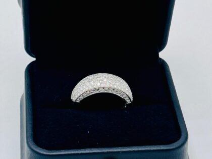 (F3) 18ct White Gold Ladies Ring